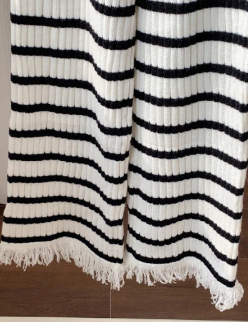 Pantaloni SHEIN, alb/negru