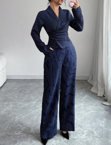 
						Compleu SHEIN, bleumarin