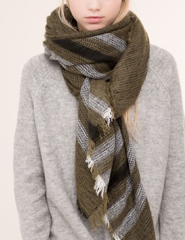 
						Fular Pull&Bear, mix culori