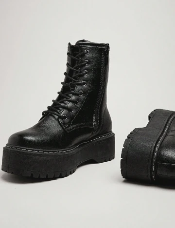 Bocanci SHEIN, negru