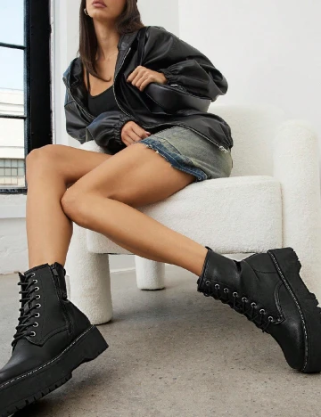 Bocanci SHEIN, negru