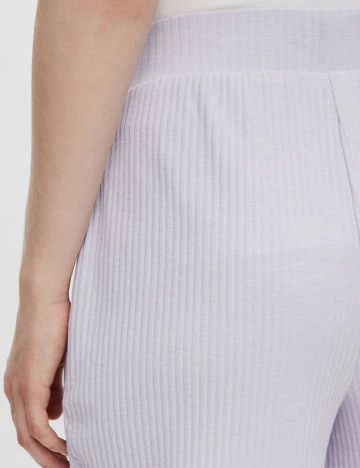 Pantaloni scurti Pieces, mov, S