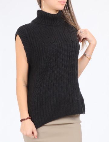 Vesta Vila, negru, S