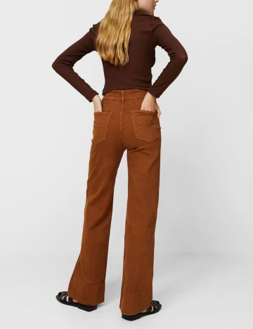 Pantaloni Stradivarius, maro, 36