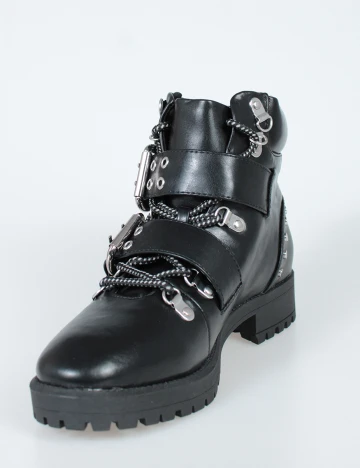 Ghete Reserved, negru, 39 Negru